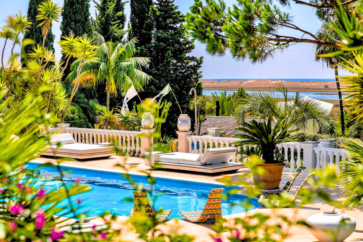 Stunning Frontline Property in Quinta Do Lago