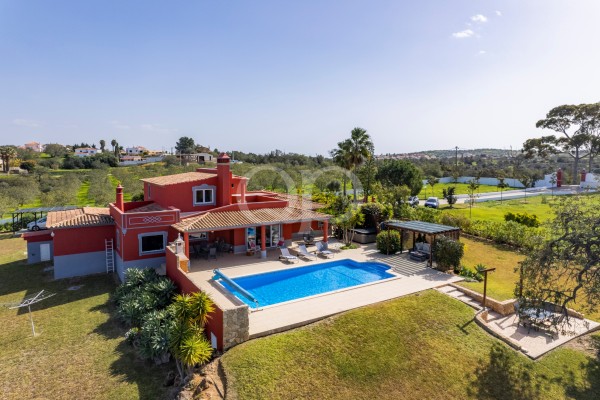 Large, Beautifully Renovated Detached Villa with Pool and Gardens