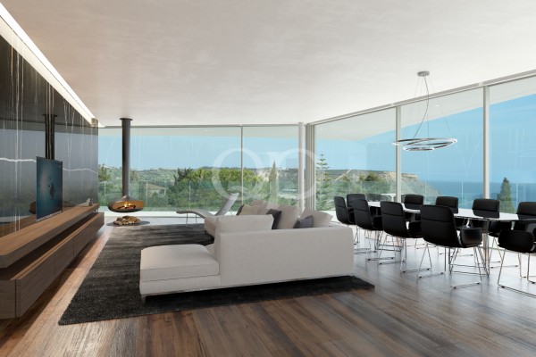 Encosta da Luz: Luxury 4-Bedroom Villa with Seaviews