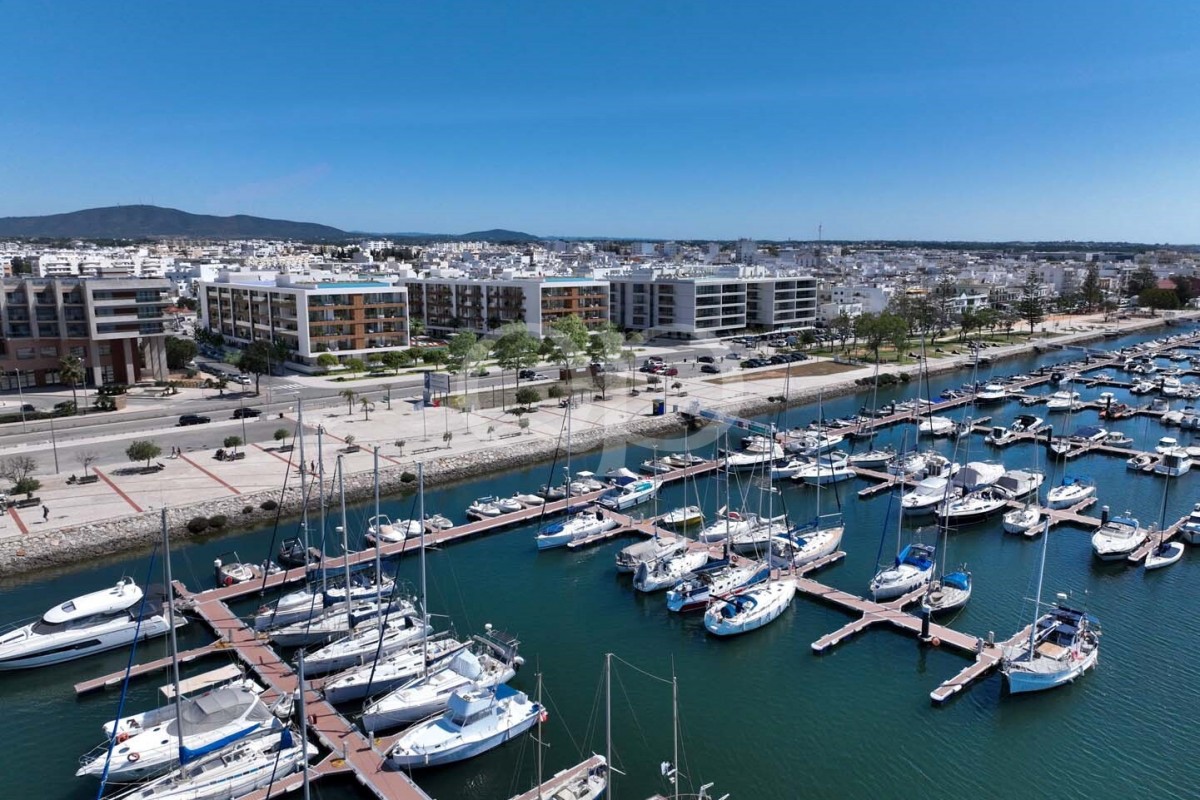 Frontline Seaview Stunning 2-Bedroom Apartment on Ria Formosa
