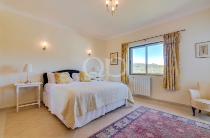 Delightful 4-Bedroom Villa Located in the Tranquil Hills of Loulé