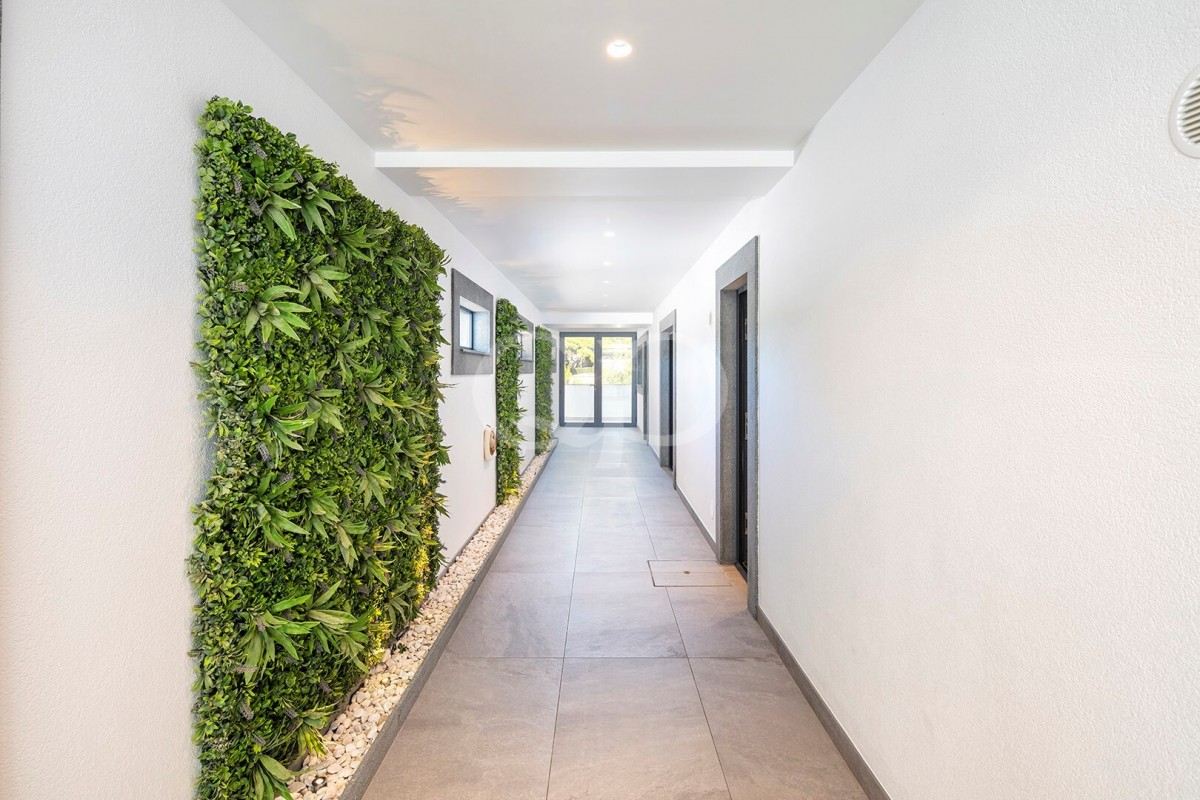 Modern Villa with sea views set on a large plot in Vale do Lobo