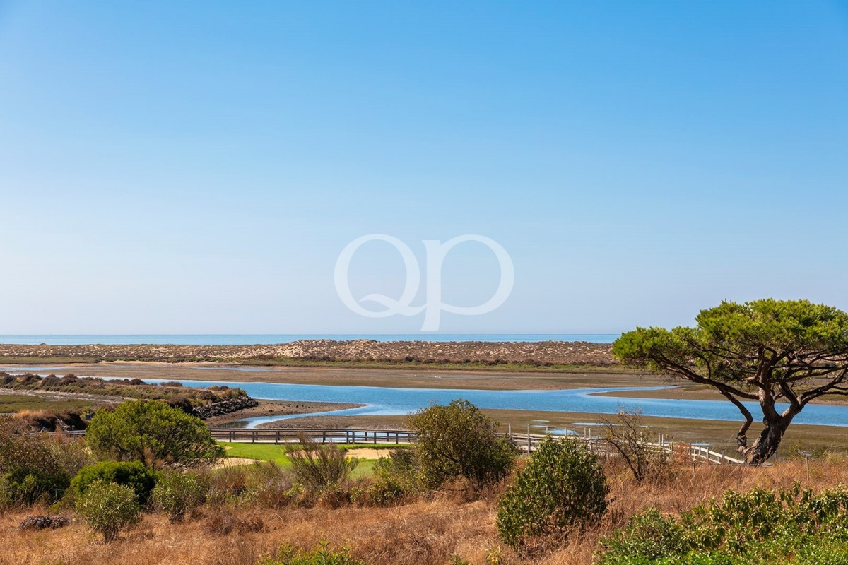 Front-line Plot with Exceptional Sea Views in Quinta do Lago