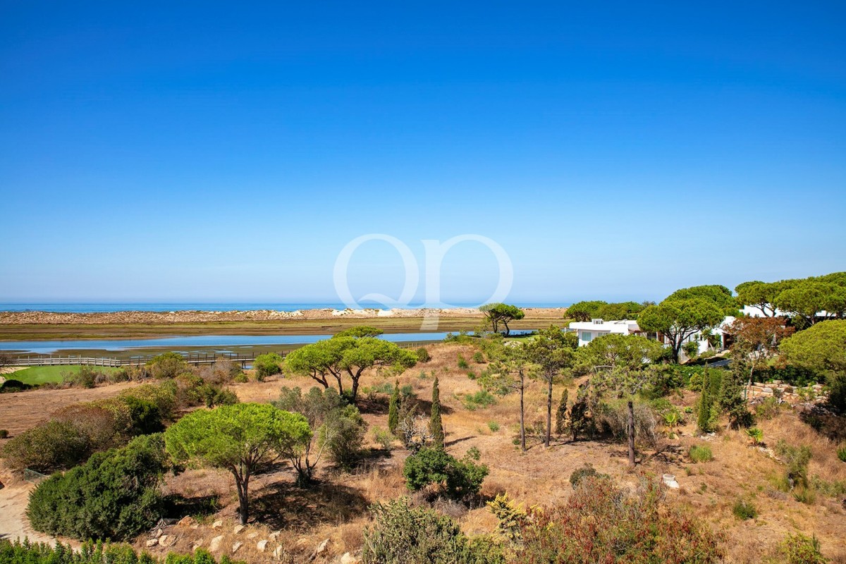 Front-line Plot with Exceptional Sea Views in Quinta do Lago