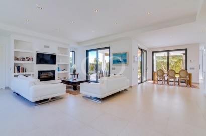 Modern 4-Bedroom Villa in Vilamoura