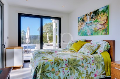 Modern 4-Bedroom Villa in Vilamoura