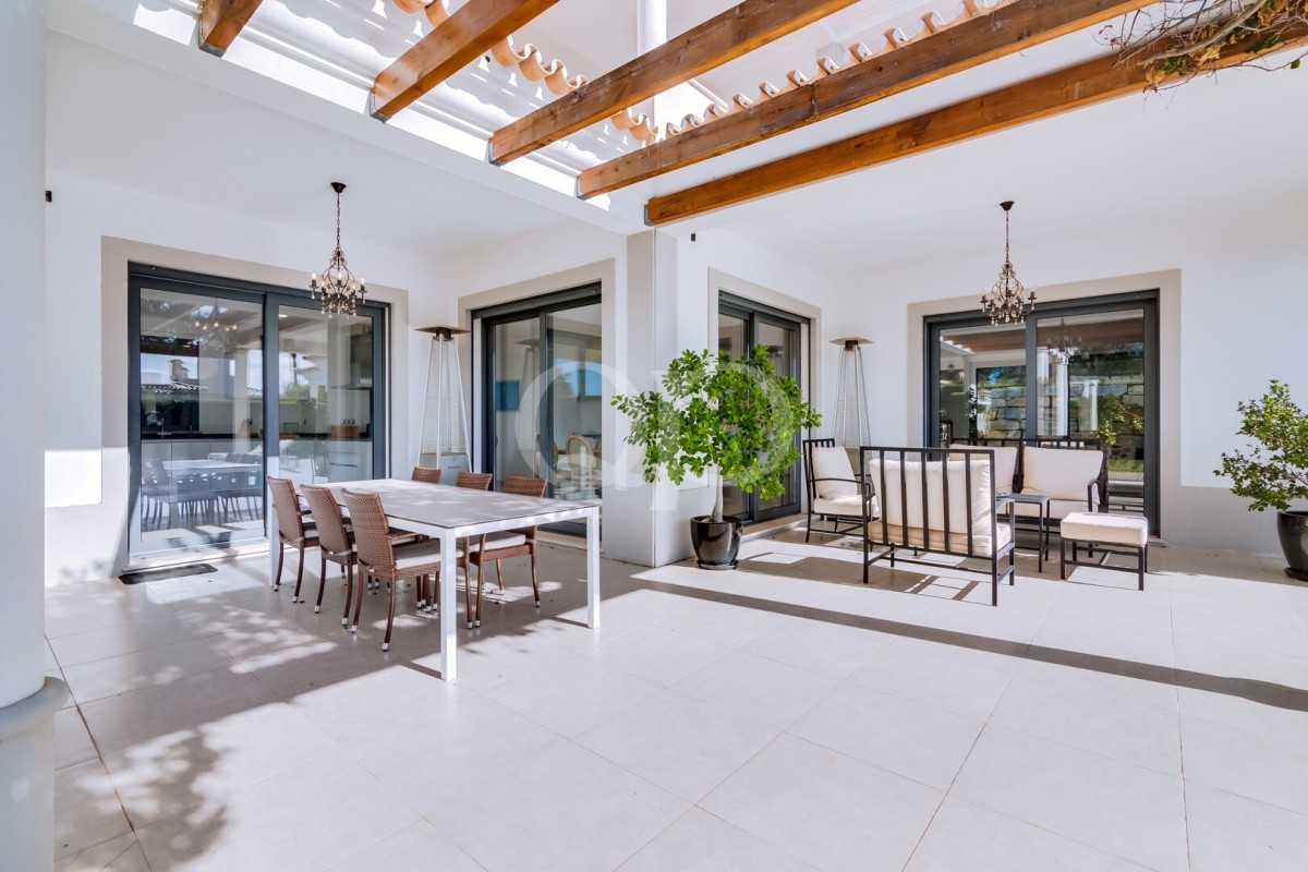 Modern 4-Bedroom Villa in Vilamoura
