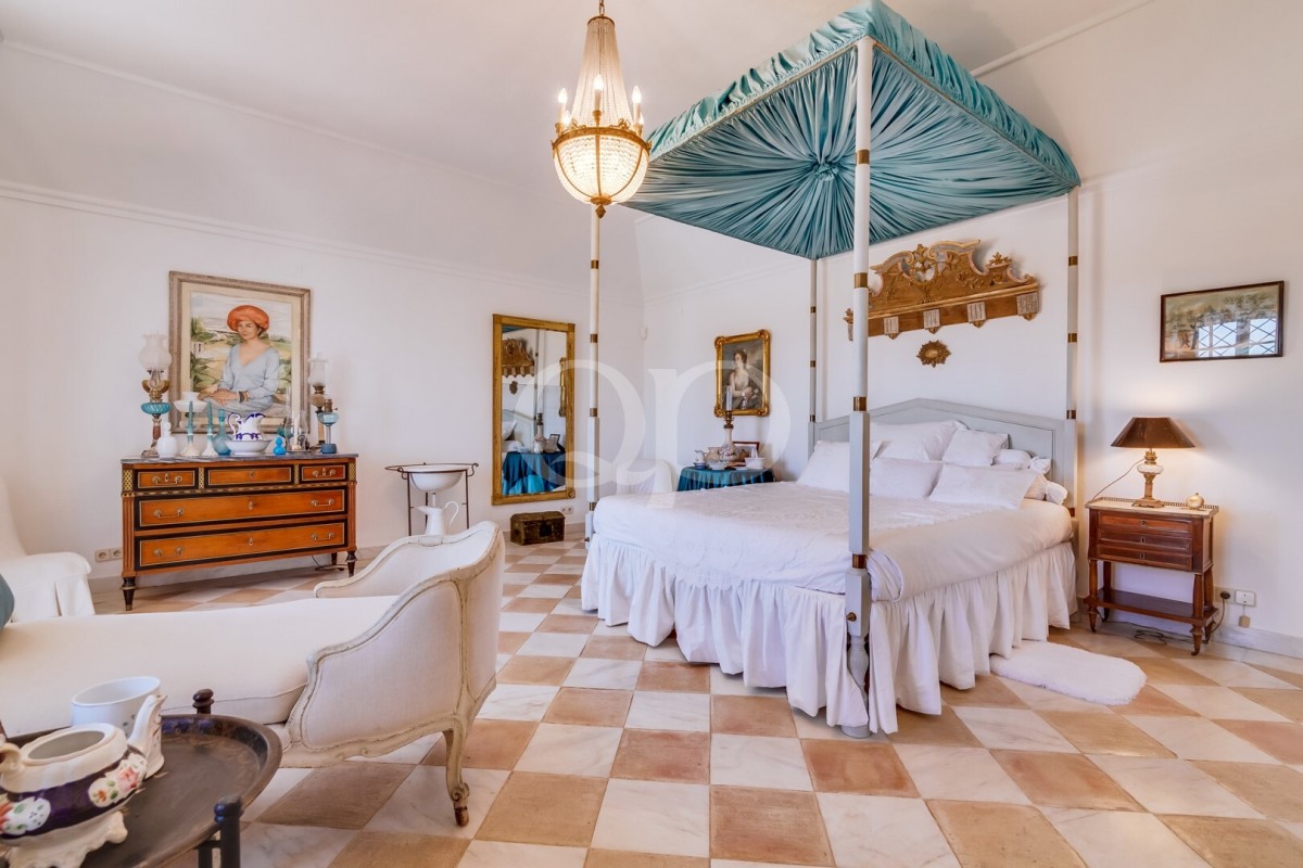 Unique Estate with Panoramic Views in Boliqueime