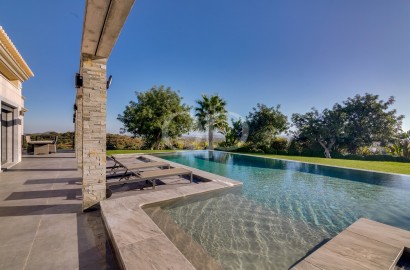 Modern Villa with Panoramic Views in Boliqueime