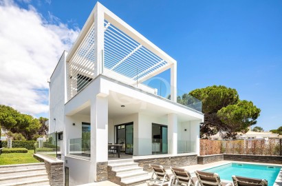Modern and Contemporary 3-Bedroom Villa in Vilas Alvas
