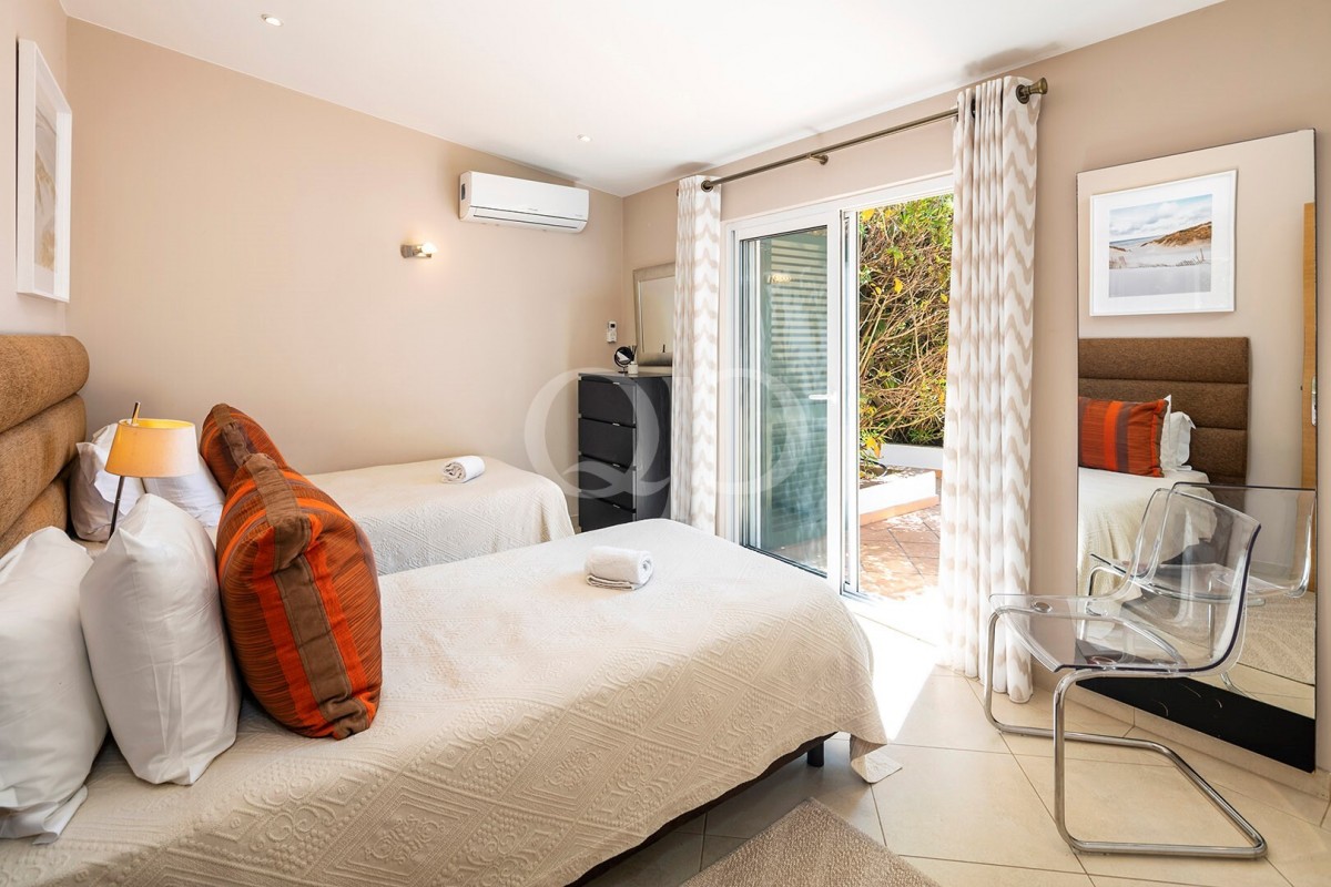 Lovely 4-Bedroom Traditional Villa in Vale do Lobo