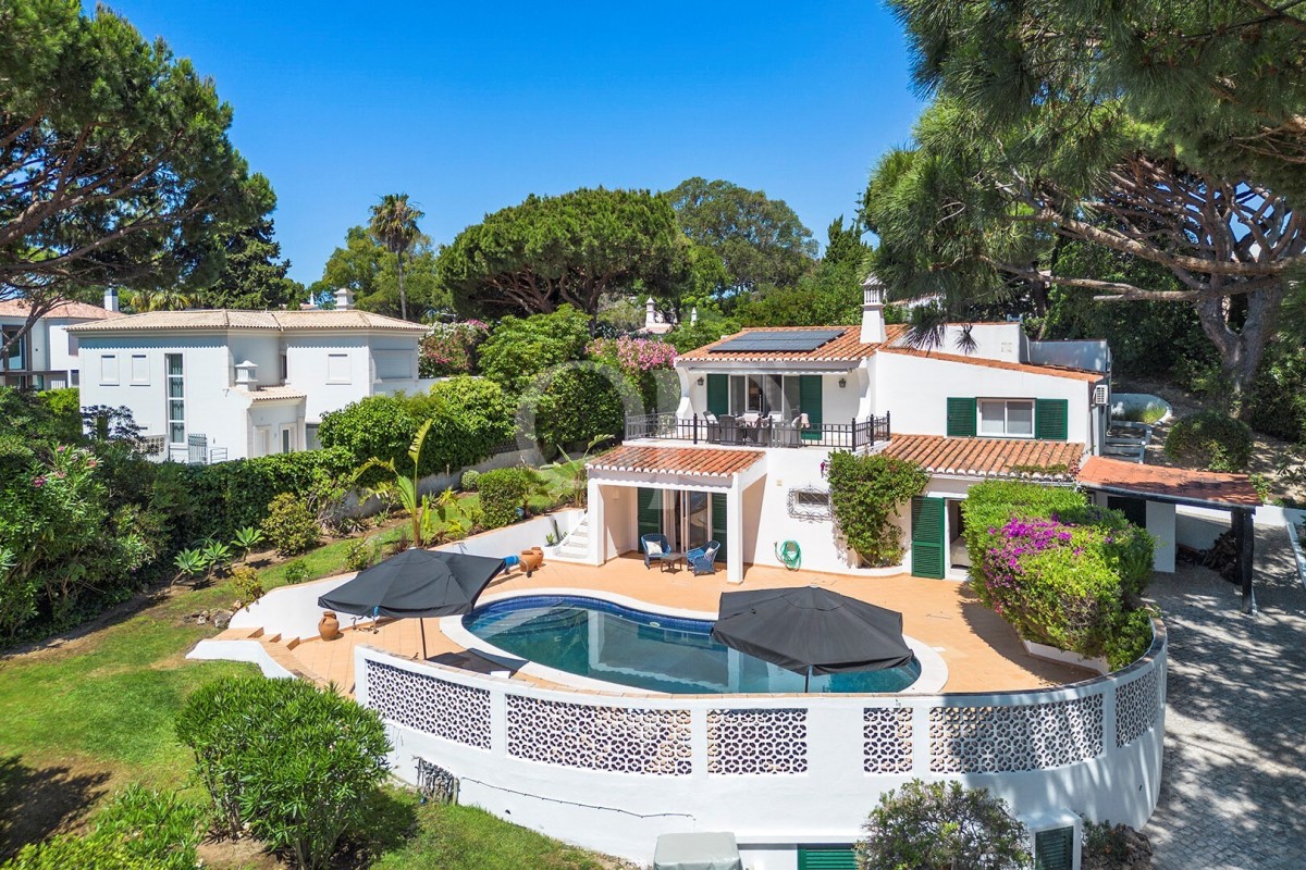 Lovely 4-Bedroom Traditional Villa in Vale do Lobo