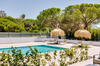 Contemporary 3 to 5-Bedroom Villa in the Golden Triangle