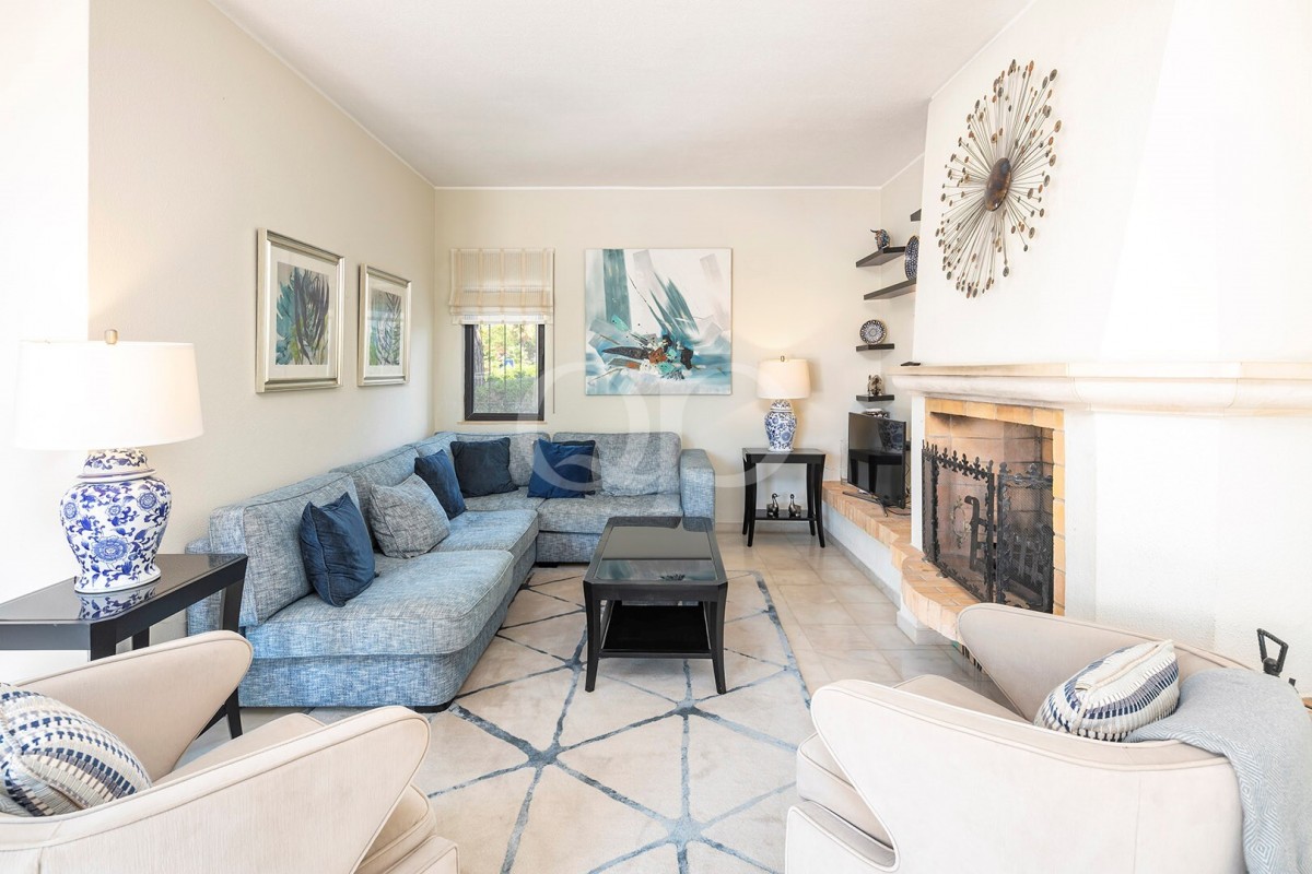 Charming Single-Level Villa with South-Facing Pool in Dunas Douradas