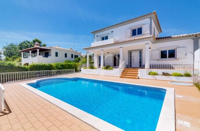 Elegant 4-Bedroom Villa in a Prime Location