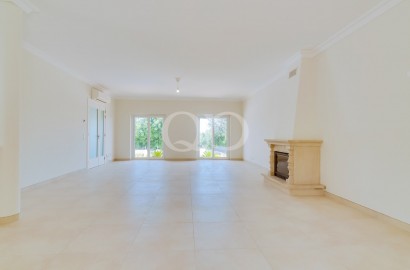 Elegant 4-Bedroom Villa in a Prime Location