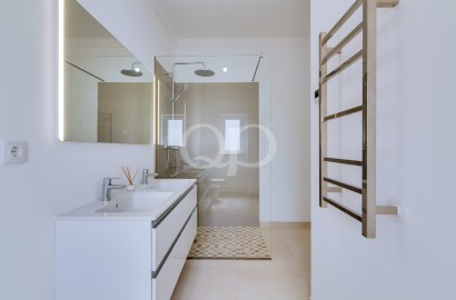 Elegant 4-Bedroom Villa in a Prime Location