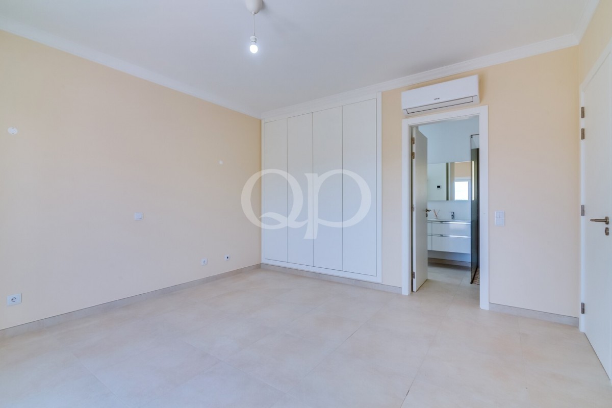 Elegant 4-Bedroom Villa in a Prime Location