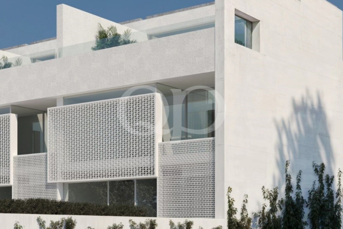Luxury Terraced House with Private Pool on Rooftop