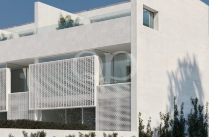 Luxury Terraced House with Private Pool on Rooftop