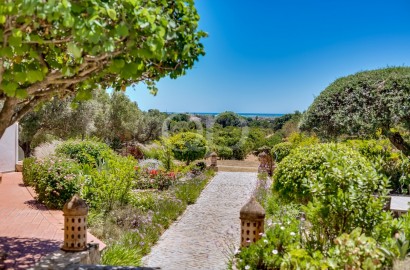 Exceptional Villa set on an Expansive Plot with Sea Views near Fuseta