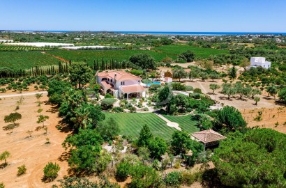 Exceptional Villa set on an Expansive Plot with Sea Views near Fuseta