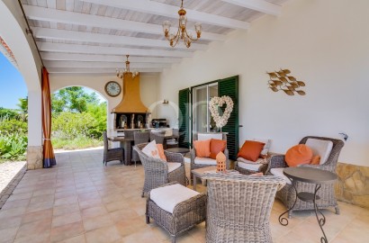 Exceptional Villa set on an Expansive Plot with Sea Views near Fuseta