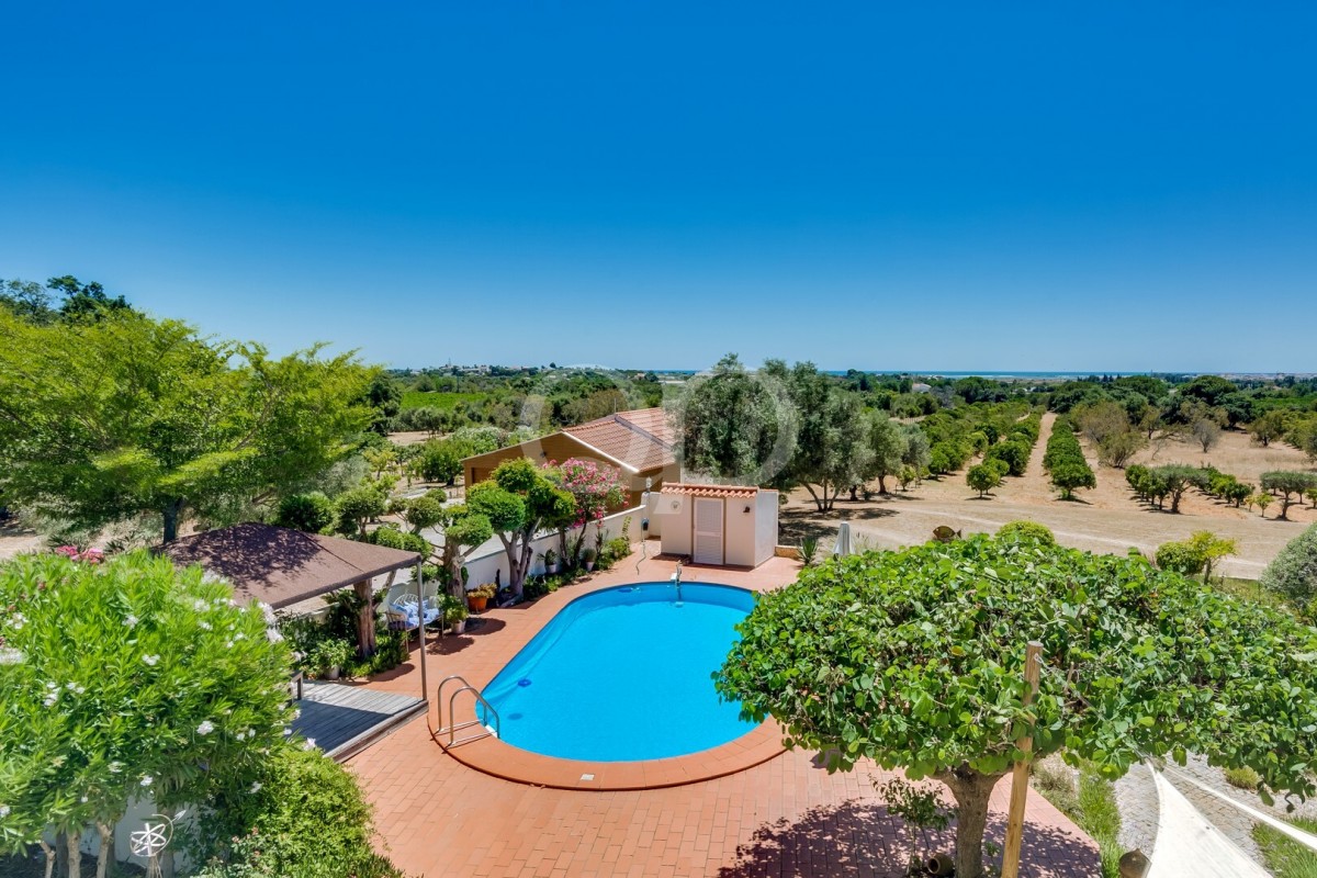 Exceptional Villa set on an Expansive Plot with Sea Views near Fuseta