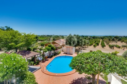Exceptional Villa set on an Expansive Plot with Sea Views near Fuseta