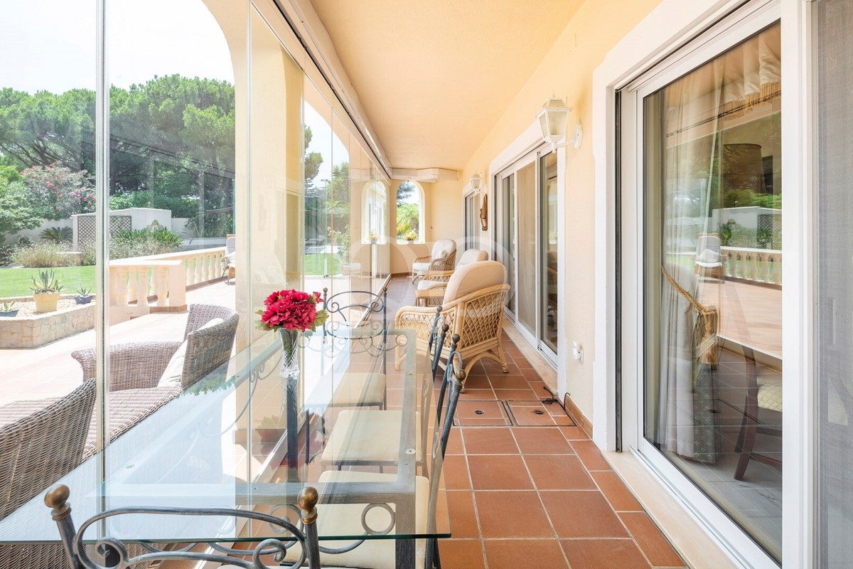 Traditional Family Villa with Tennis Court and Heated Pool