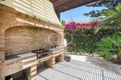 Traditional Family Villa with Tennis Court and Heated Pool