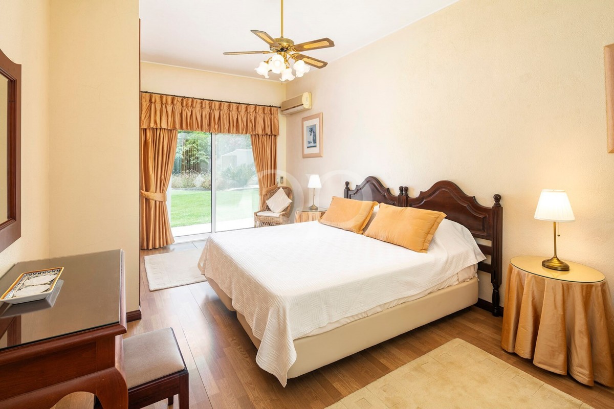Traditional Family Villa with Tennis Court and Heated Pool