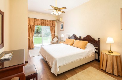 Traditional Family Villa with Tennis Court and Heated Pool