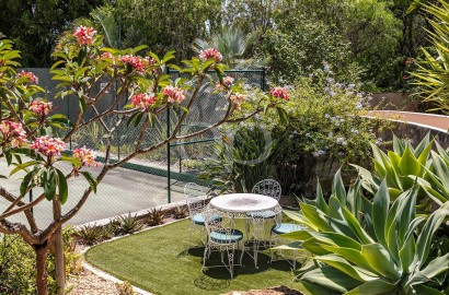 Traditional Family Villa with Tennis Court and Heated Pool