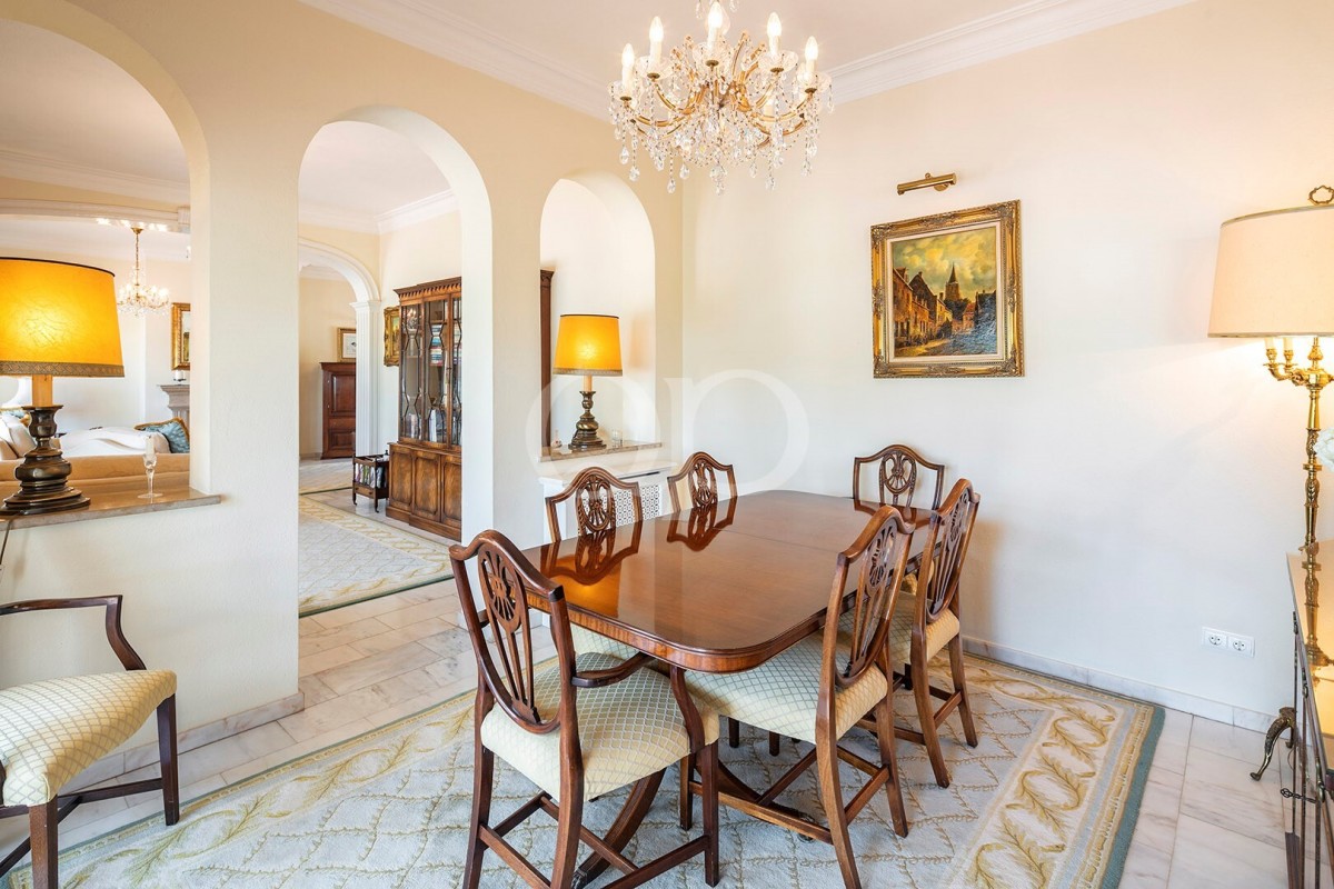 Traditional Family Villa with Tennis Court and Heated Pool