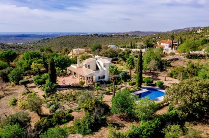 Tranquil Countryside Villa in the Hills of Loulé