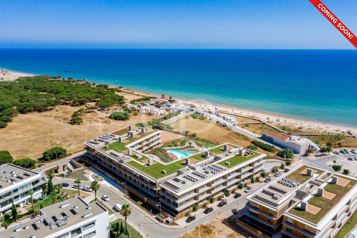 Coming Soon - Bright Coastal Apartment with Sea Views in Quarteira