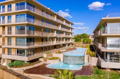 Contemporary Coastal Apartment in Quarteira, Algarve