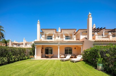Beautifully Refurbished 3-bedroom Townhouse in a Popular Development in Quinta do Lago.