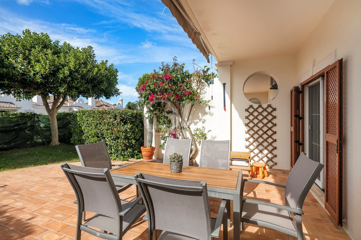 Refurbished Terraced Townhouse in Pinheiros Altos Golf Resort