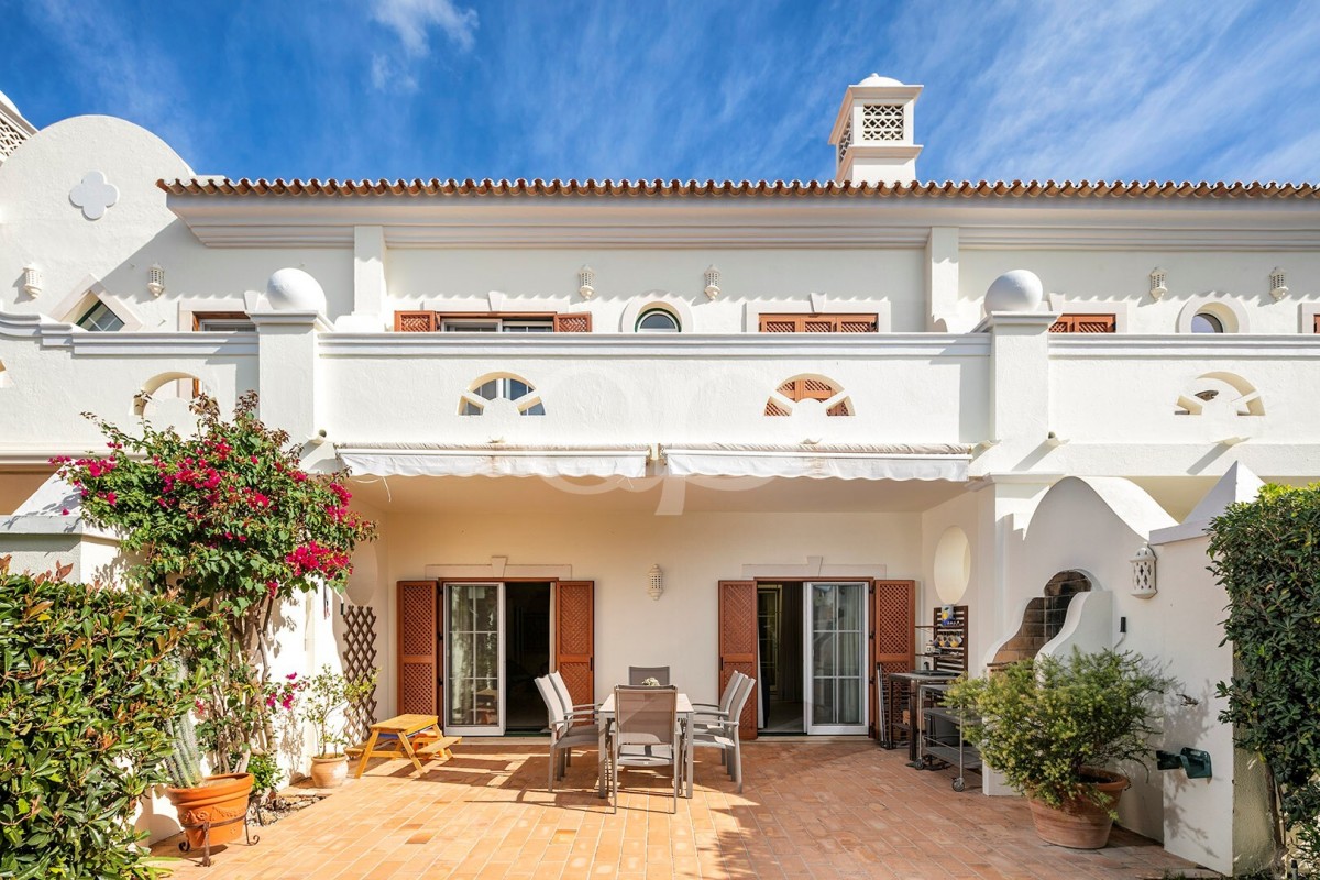 Refurbished Terraced Townhouse in Pinheiros Altos Golf Resort