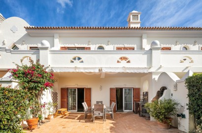 Refurbished Terraced Townhouse in Pinheiros Altos Golf Resort