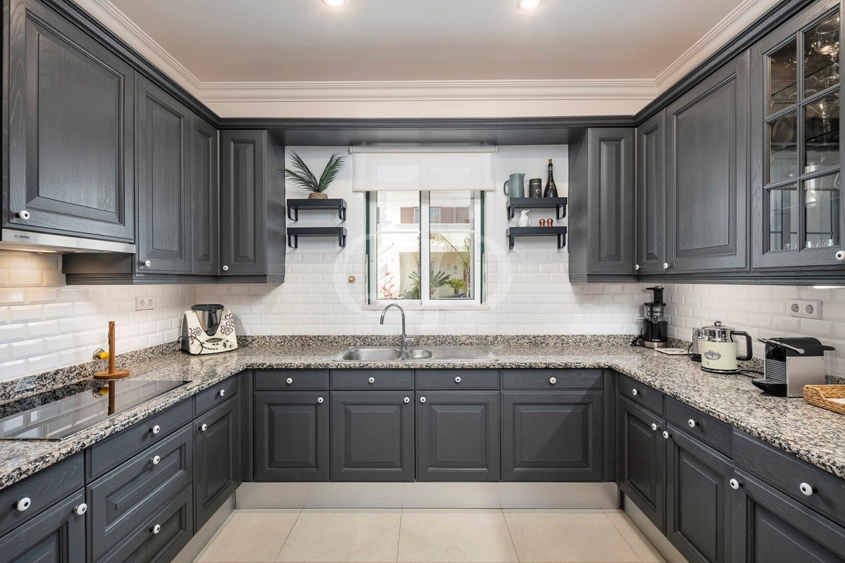 Refurbished Terraced Townhouse in Pinheiros Altos Golf Resort