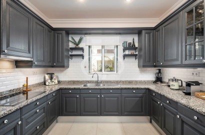 Refurbished Terraced Townhouse in Pinheiros Altos Golf Resort