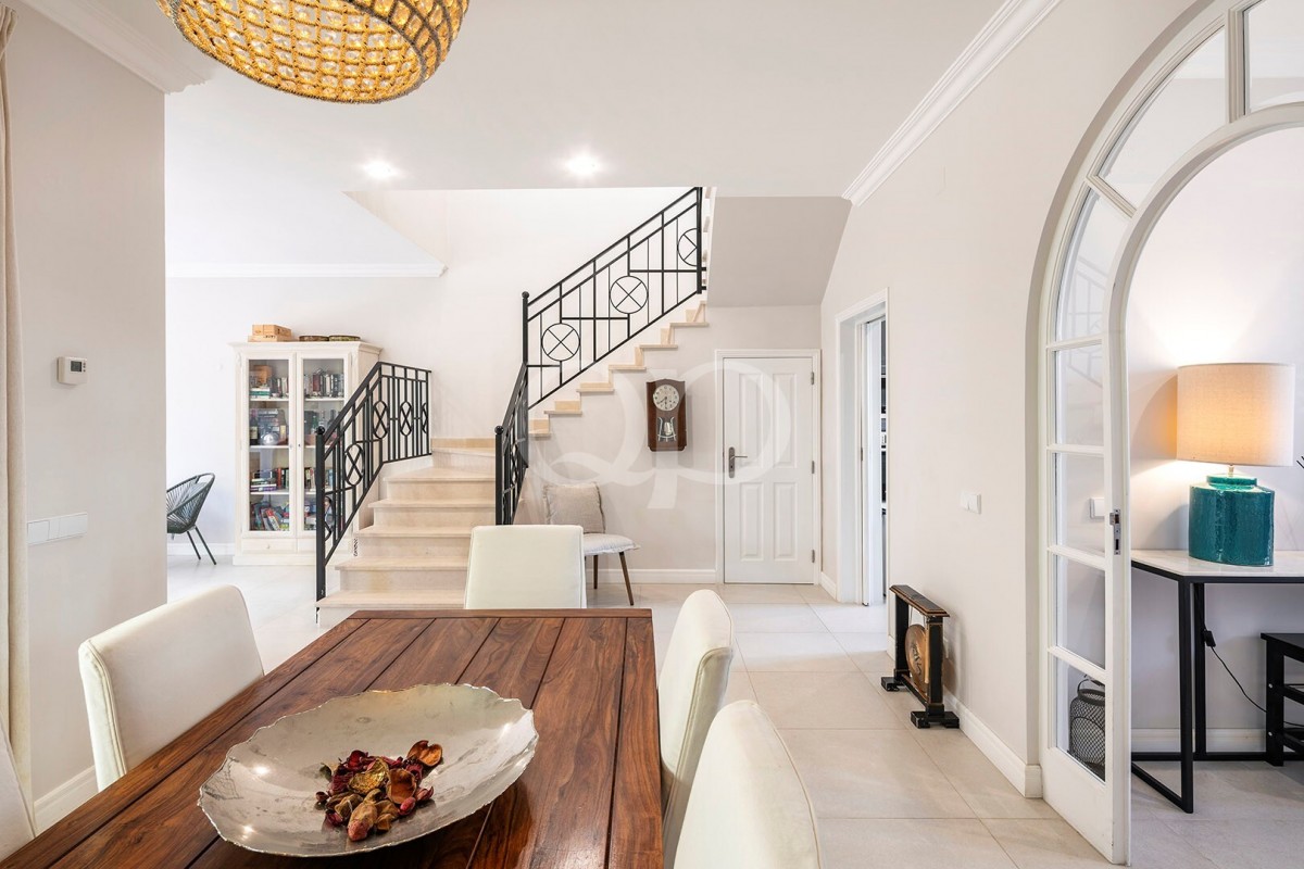 Refurbished Terraced Townhouse in Pinheiros Altos Golf Resort