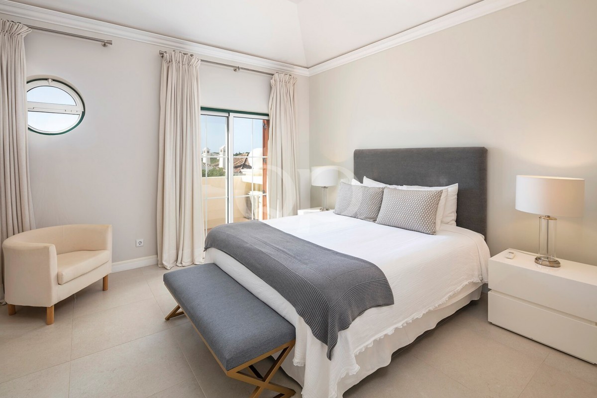 Refurbished Terraced Townhouse in Pinheiros Altos Golf Resort