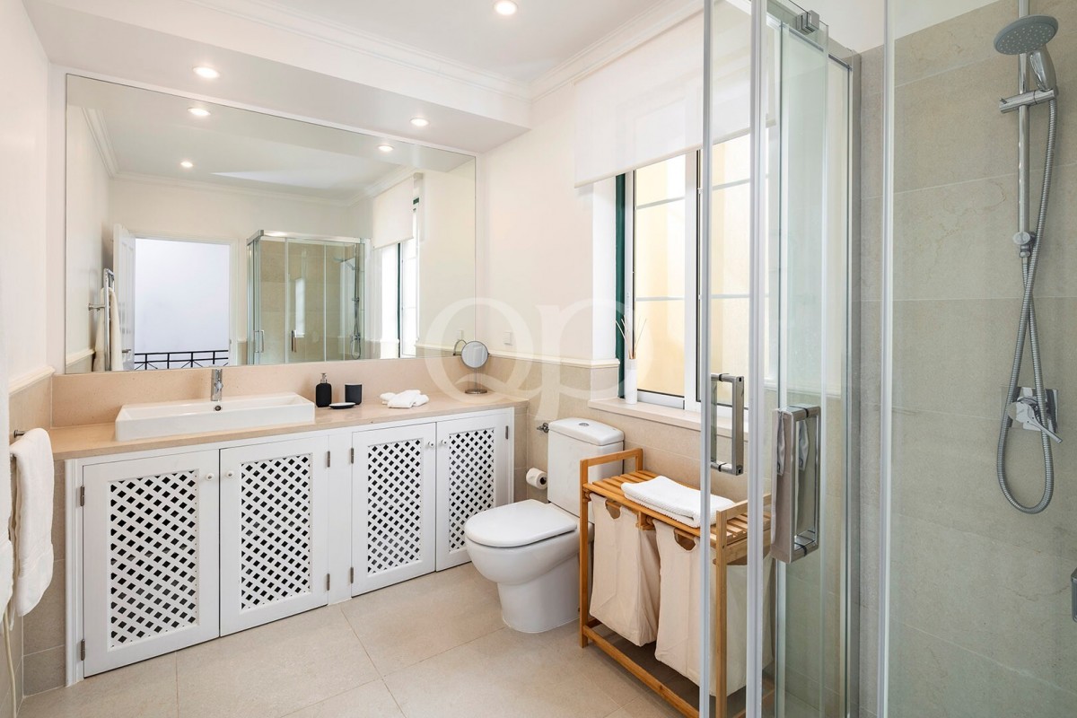 Refurbished Terraced Townhouse in Pinheiros Altos Golf Resort