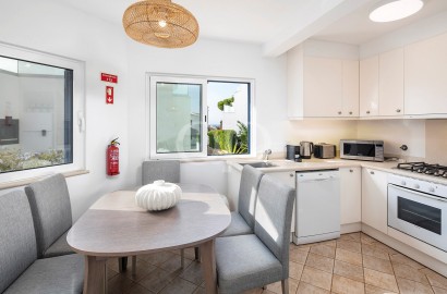 Charming 3-Level Townhouse with Sea Views in Vale do Lobo