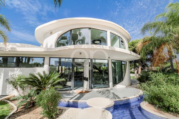 Stunning Golf-Front Villa in Vale do Lobo