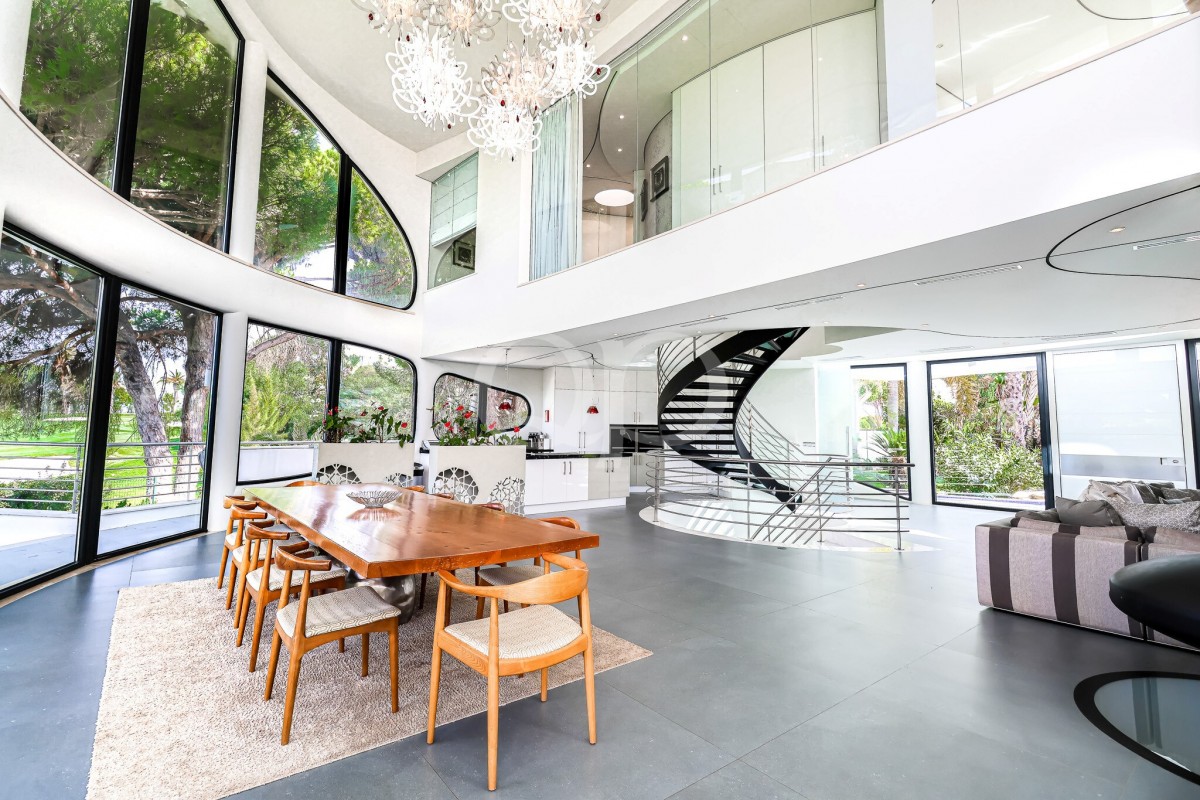 Stunning Golf-Front Villa in Vale do Lobo